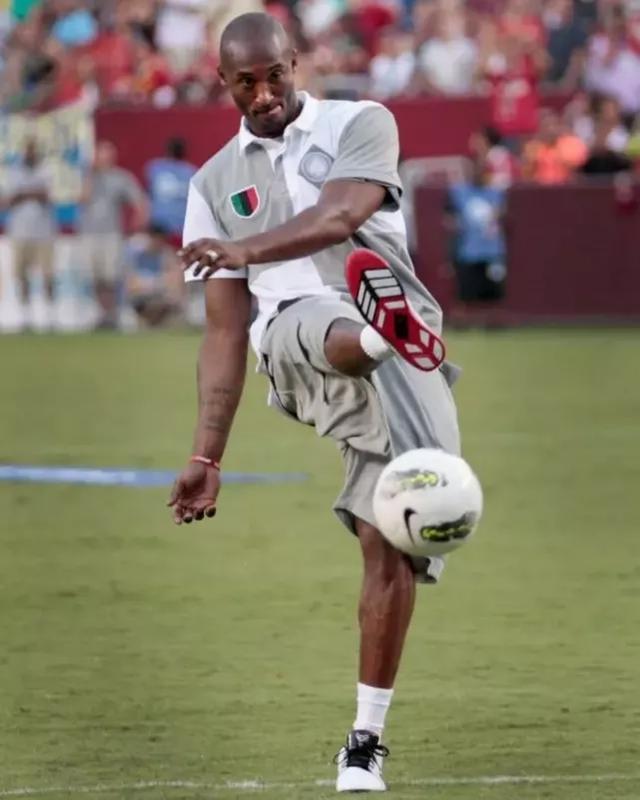 战巴萨贡献2球1助，布鲁日前锋福布斯当选欧冠全场最佳球员