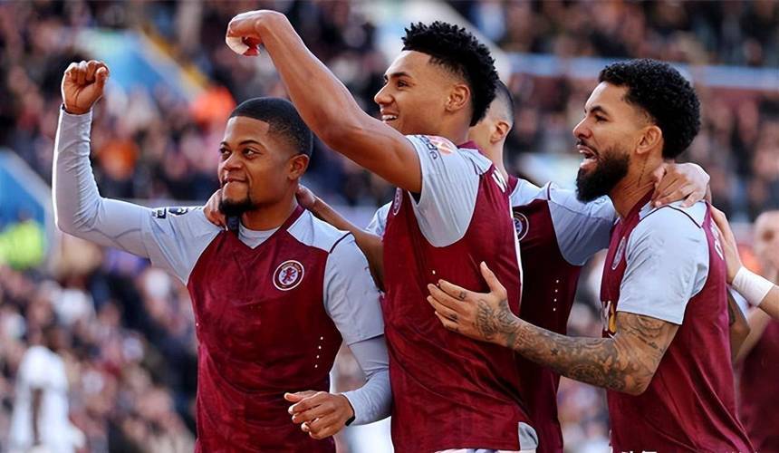 尤文官方：弗朗西斯科-孔塞桑当选队内10月最佳球员