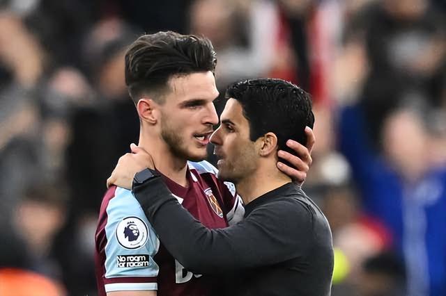 启蒙教练：维尼修斯一直有点叛逆，他应该学会控制和收敛脾气