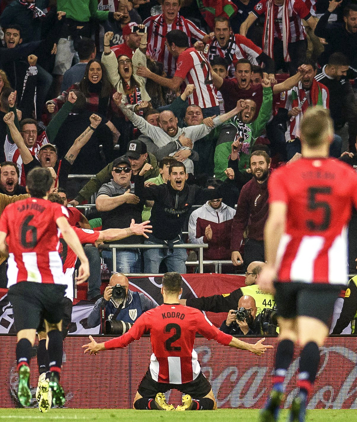 官方：足协杯决赛将于11月6日10：58开票，最低票价180元