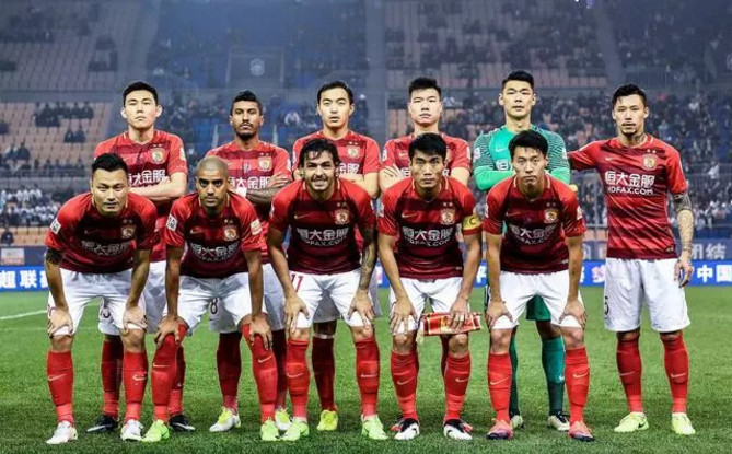 6-0：迪奥曼德·阎，前莱加尼斯球员，在拜访巴萨之前重创法兰克福