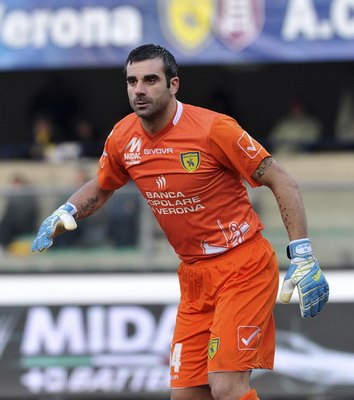 媒体人：国安欠薪8个月不真实，只有1个月是晚发了一些