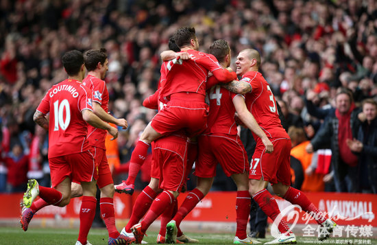 克莱顿替补6中5轰12分，爵士半场唯一上双球员