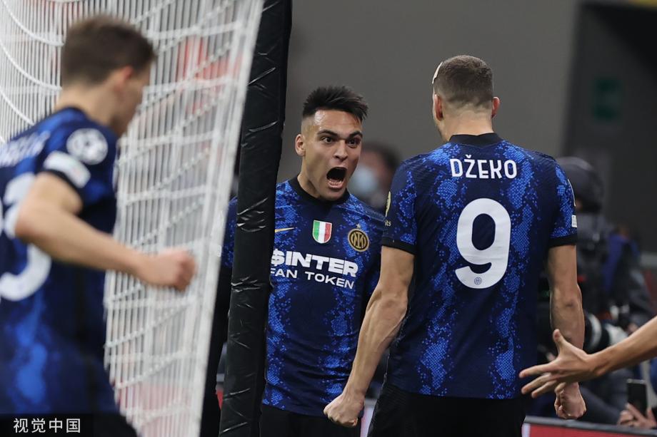 穆勒：卡尔在享受努力提高的过程，同时也在享受比赛的乐趣