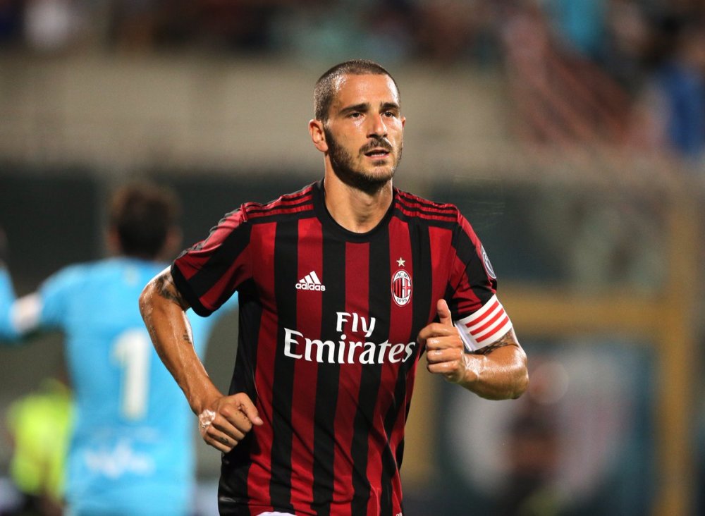 本菲卡客场2-0阿贾克斯，萨穆埃尔-达尔、巴雷罗建功