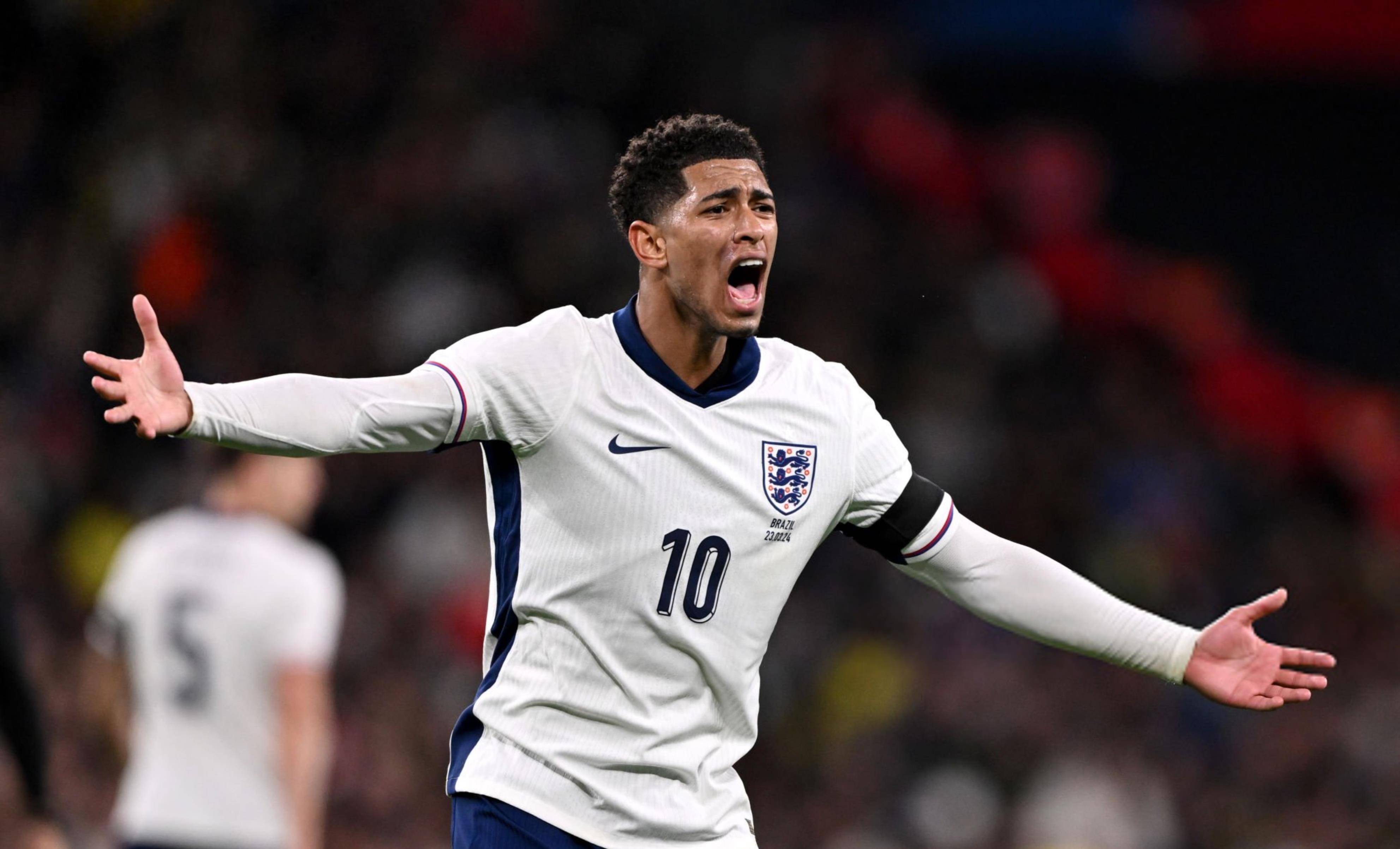 美职联2025年常规赛最佳阵：梅西领衔，布安加、伊万德入选