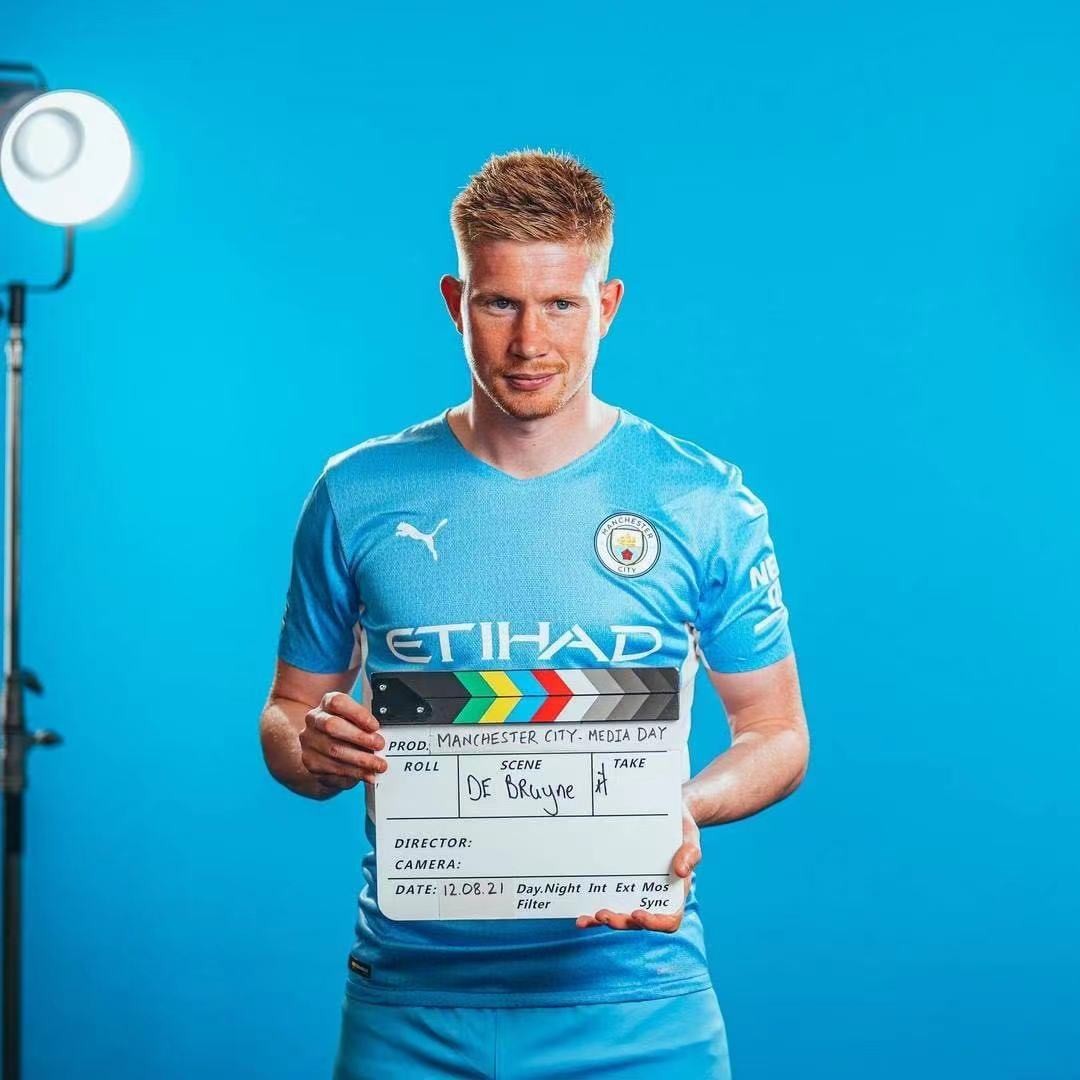 梅西小时候铃声响了不回教室，老师批评他：马拉多纳只有一个